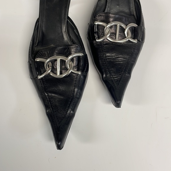 Black very pointy kitten heels - Picture 2 of 7